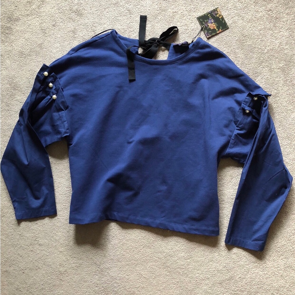 Amaryllis long sleeve top size small NEW
